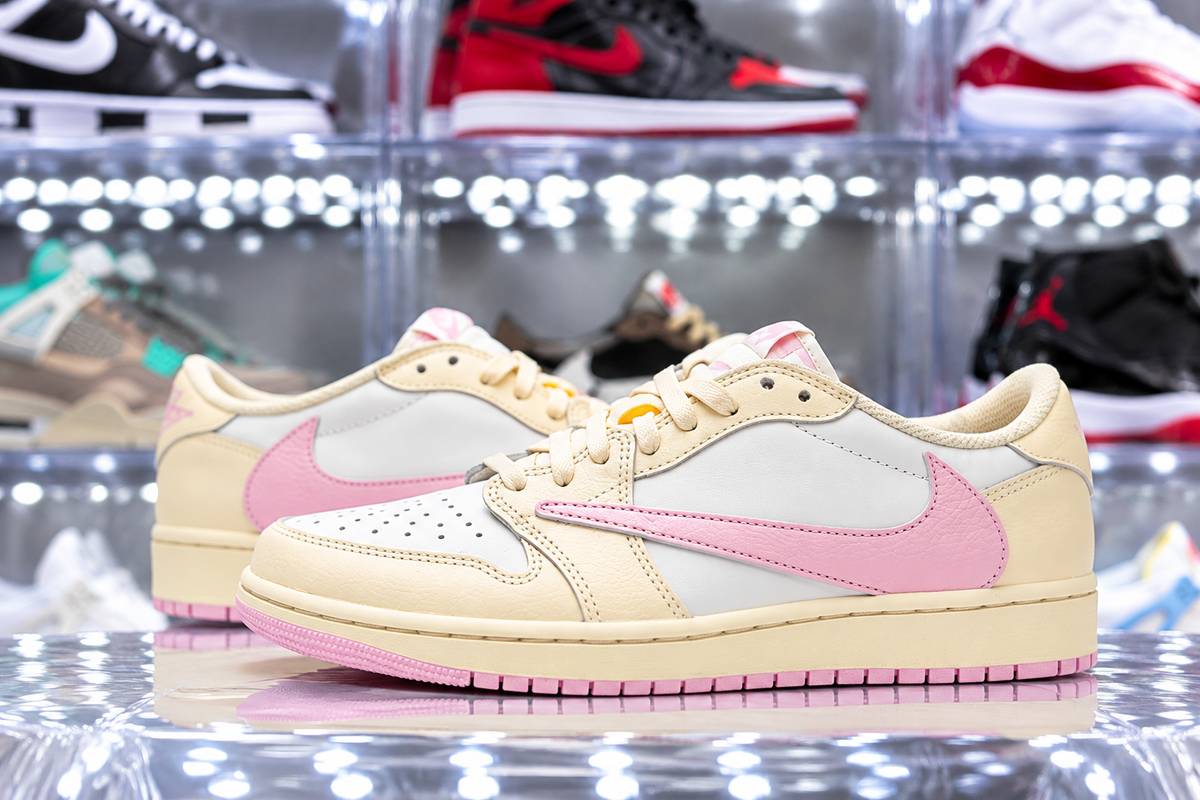 Travis Scott x Air Jordan Mens 1 Low OG “Muslin and Shy Pink”