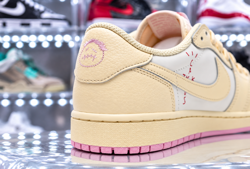 Travis Scott x Air Jordan Mens 1 Low OG “Muslin and Shy Pink”