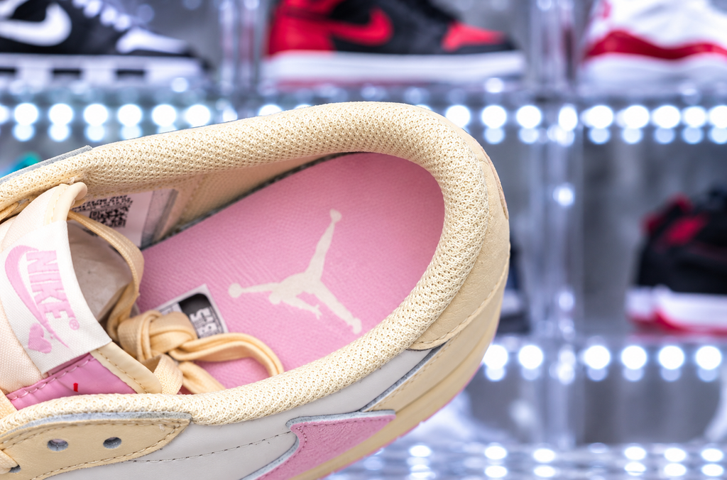 Travis Scott x Air Jordan Mens 1 Low OG “Muslin and Shy Pink”