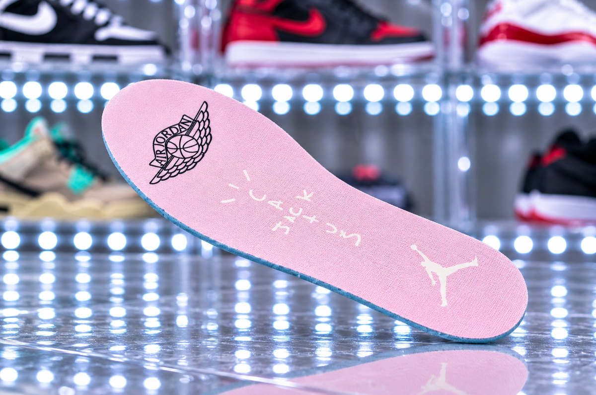 Travis Scott x Air Jordan Mens 1 Low OG “Muslin and Shy Pink”