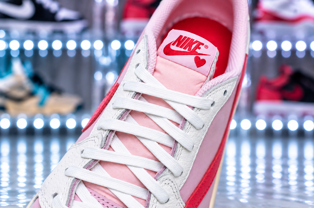 Travis Scott x Air Jordan Mens 1 Low OG “Shy Pink and Tropical Pink”