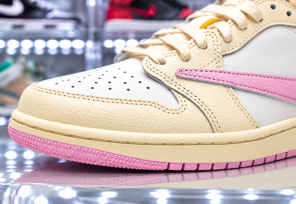 Travis Scott x Air Jordan Mens 1 Low OG “Muslin and Shy Pink”
