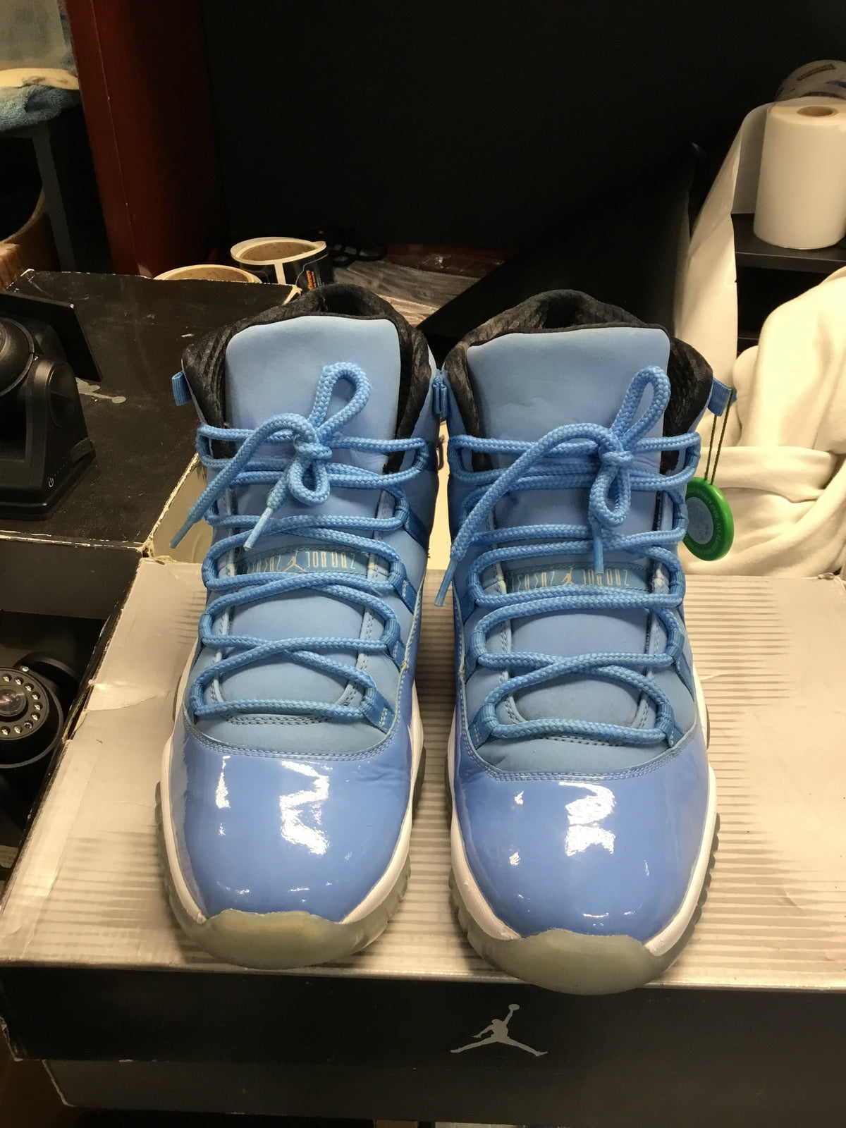 Air Jordan 11 Retro “Pantone” – Men’s Size 11.5 – Pre-Owned (No Box)