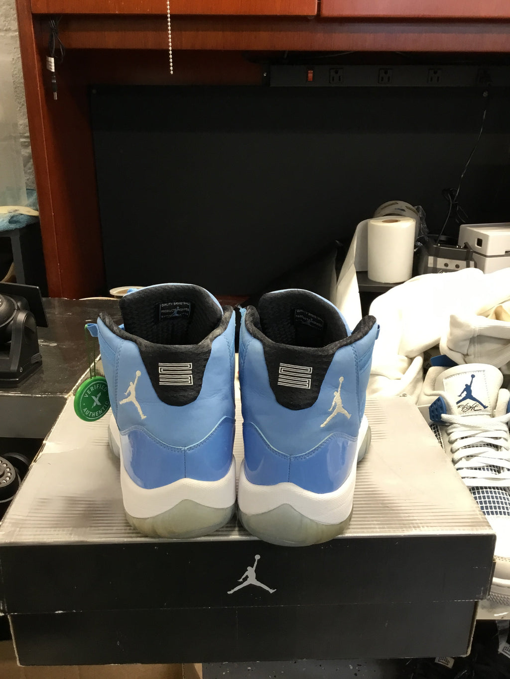 Air Jordan 11 Retro “Pantone” – Men’s Size 11.5 – Pre-Owned (No Box)