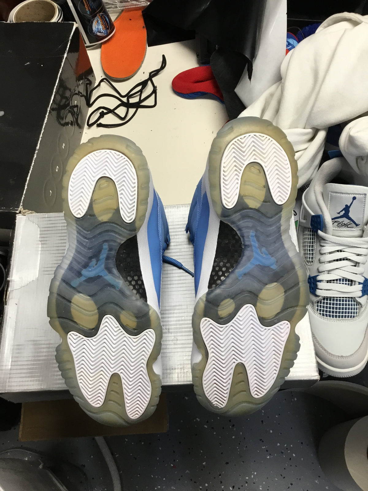 Air Jordan 11 Retro “Pantone” – Men’s Size 11.5 – Pre-Owned (No Box)