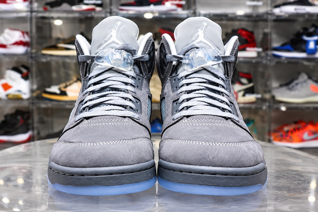 Air Jordan 5 Retro Wolf Grey product photo 5