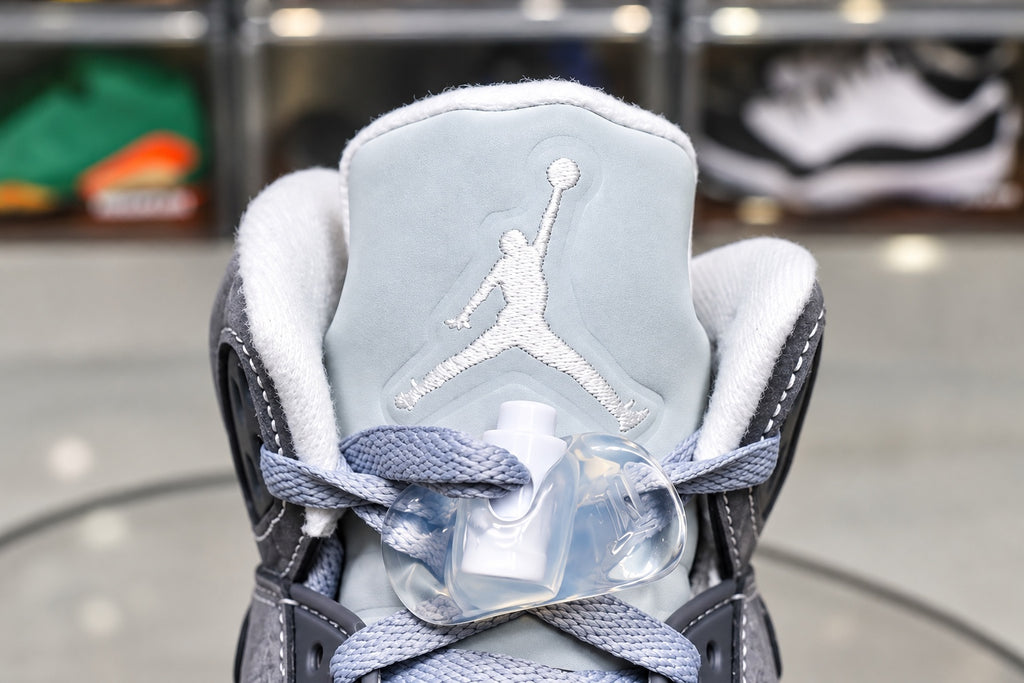 Air Jordan 5 Retro Wolf Grey product photo 7