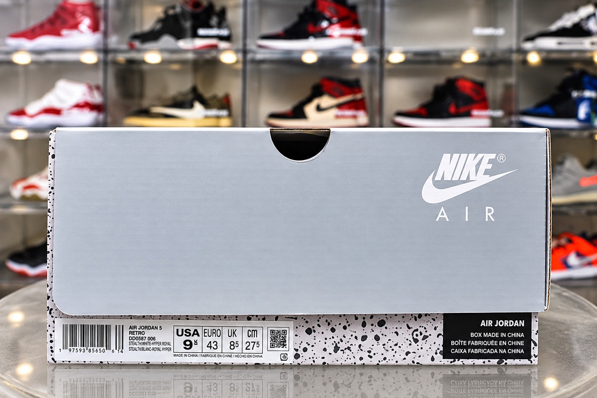 Air Jordan 5 Retro Wolf Grey product photo 21
